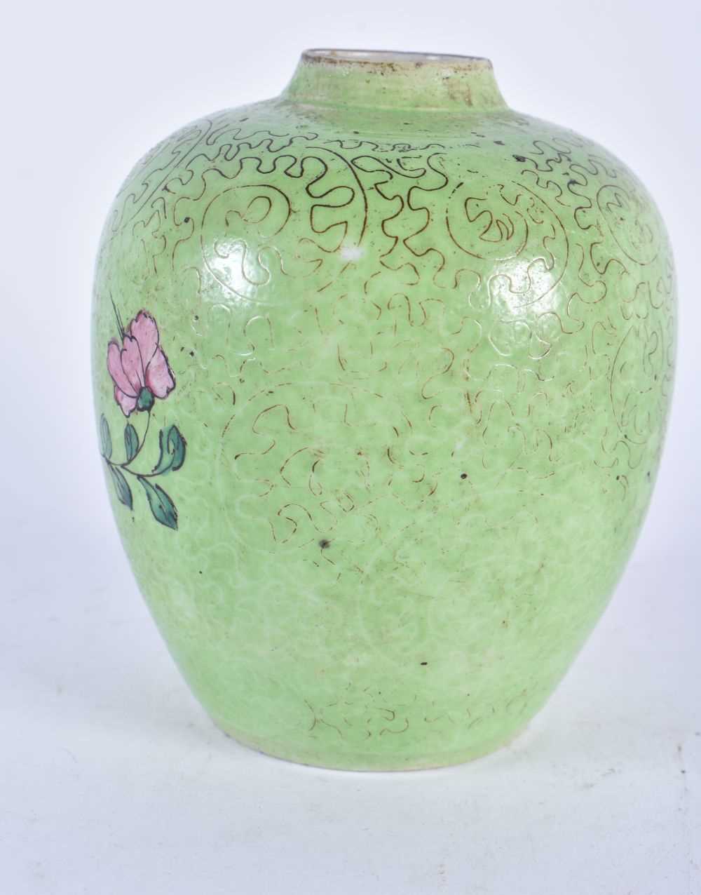 A 19TH CENTURY CHINESE FAMILLE ROSE LIME GREEN SCRAFITO GLAZED JAR Qing. 12 cm x 8 cm. - Image 2 of 5