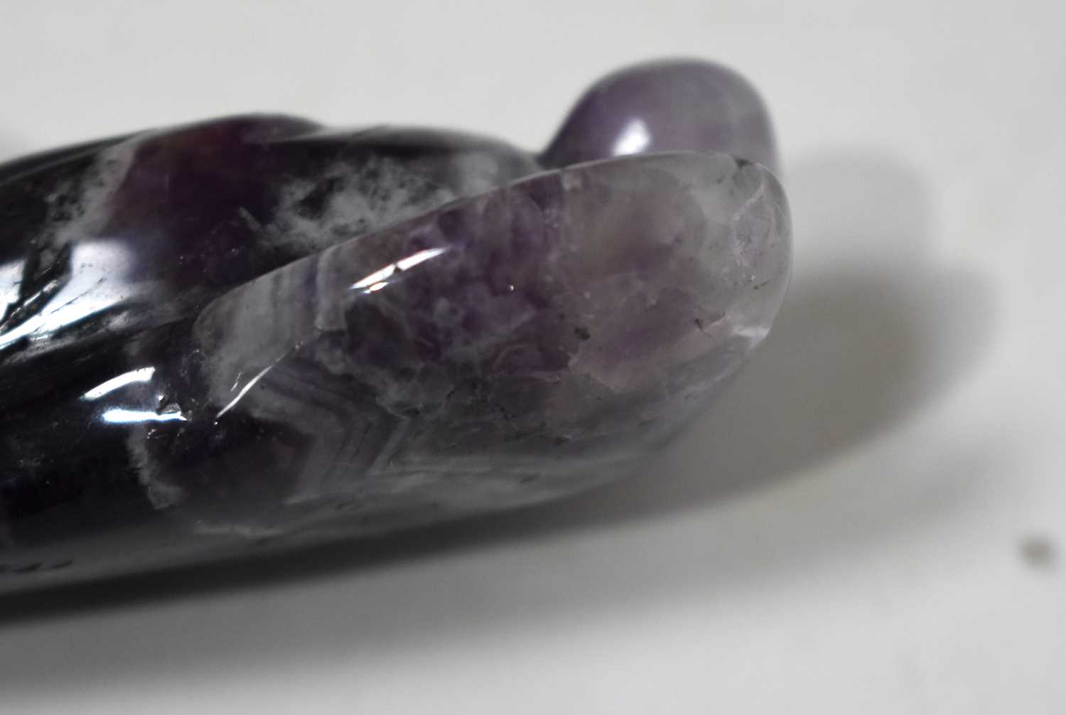 A CARVED AMETHYST STONE ANGEL. 95 grams. 7.5 cm x 4.25cm. - Image 9 of 17