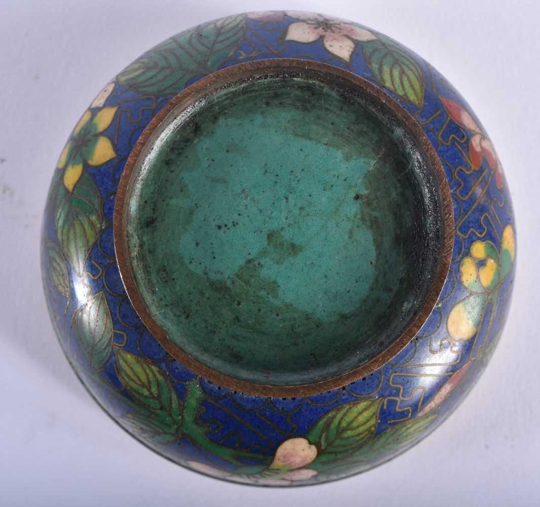 A LATE 19TH CENTURY CHINESE CLOISONNE ENAMEL CIRCULAR BOX AND COVER Qing. 7.5 cm diameter. - Image 5 of 5