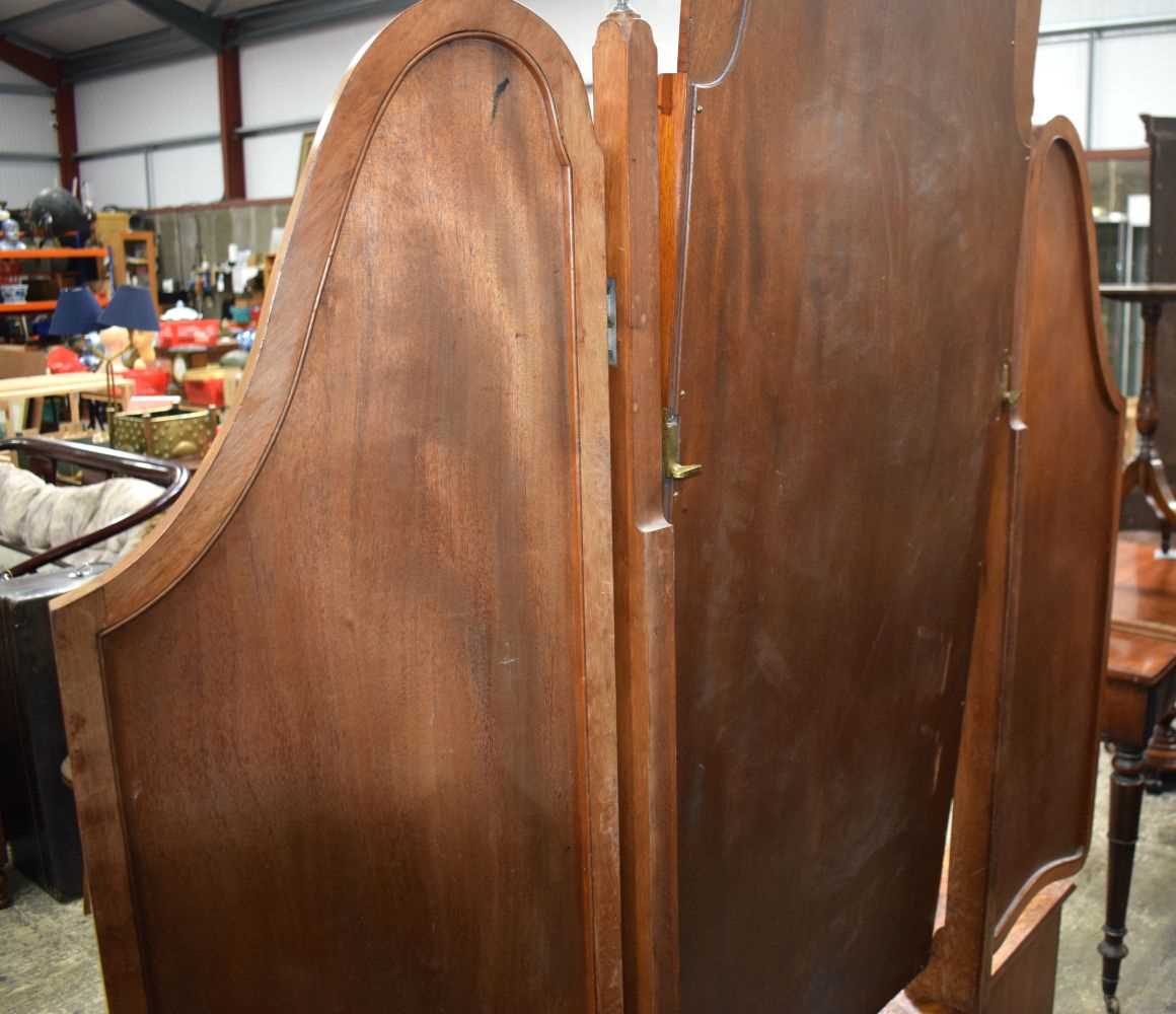 A Maurice Adams Burr Walnut veneered Queen Alexandra Dress table with triple folding bevelled - Image 9 of 18