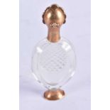 AN ANTIQUE 18CT GOLD MOUNTED GLASS SCENT BOTTLE. 47 grams. 10 cm x 4.5 cm.