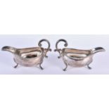 A PAIR OF SILVER SAUCEBOATS. Birmingham 1972. 367 grams. 16.5 cm x 7.5 cm.