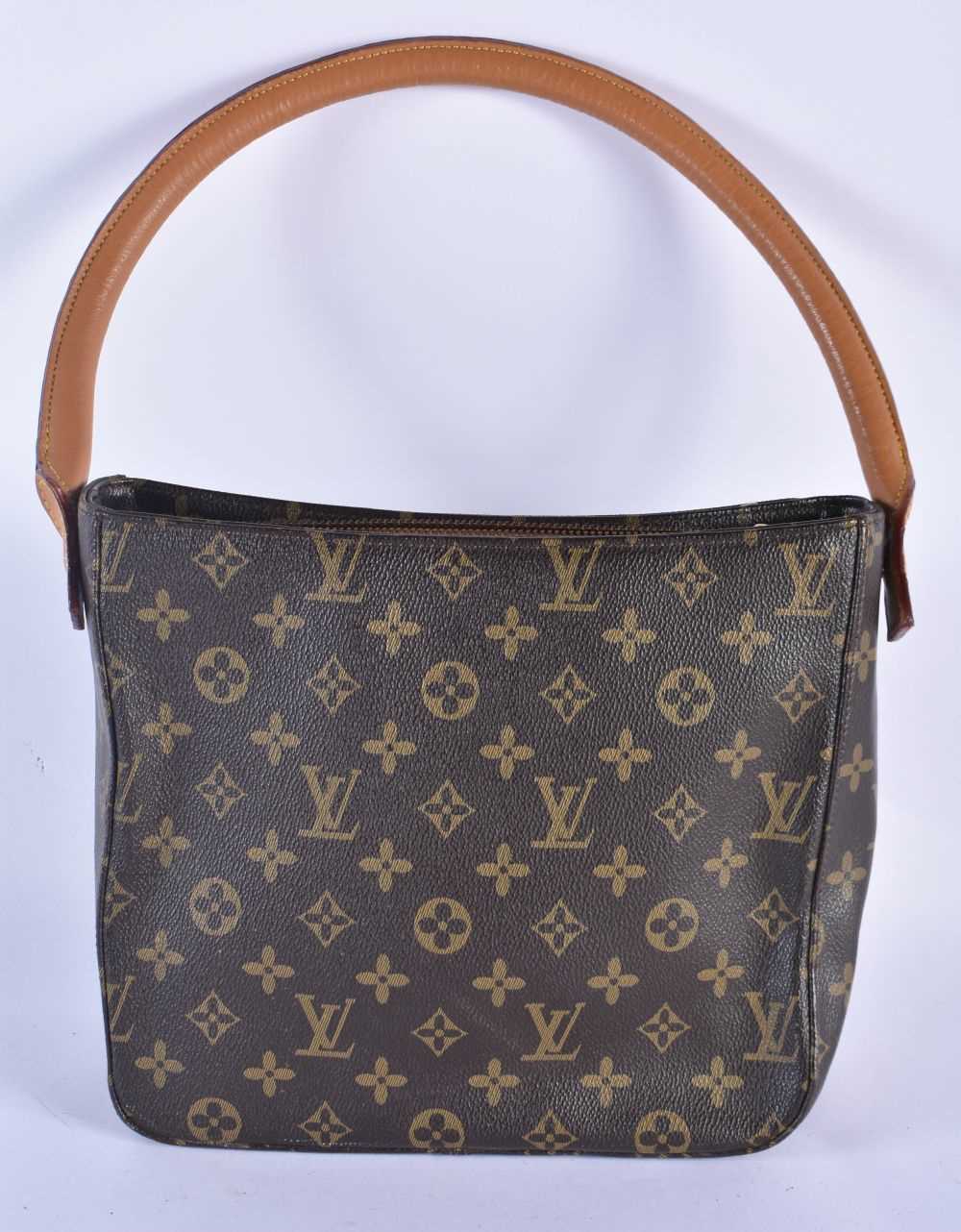 A LOUIS VUITTON HANDBAG. 40 cm x 27 cm.