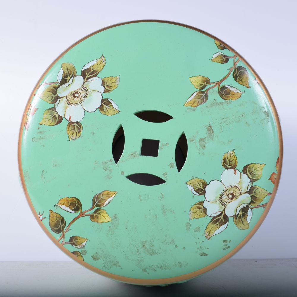 A large Chinese porcelain barrel stool decorated with birds 46 cm. - Image 7 of 8