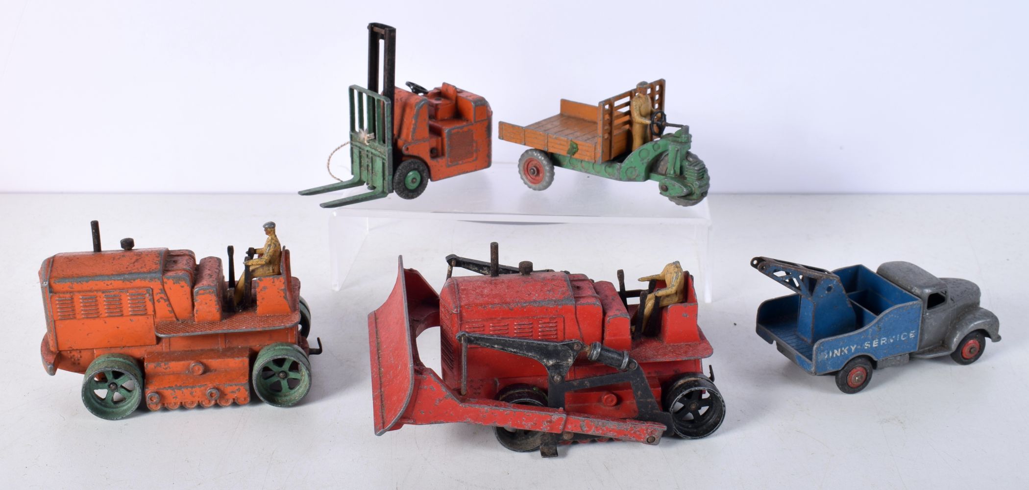 A collection of Dinky vehicles largest 13 cm (5). - Image 4 of 4