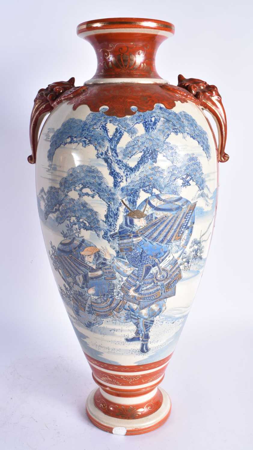 A LARGE PAIR OF 19TH CENTURY JAPANESE MEIJI PERIOD SATSUMA VASES painted with figures within - Image 5 of 6