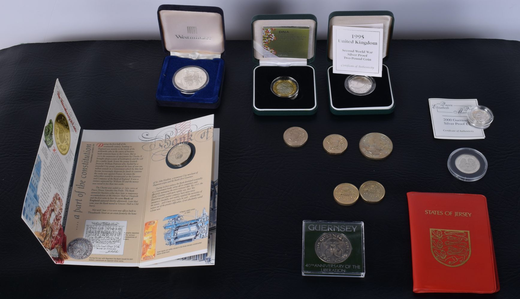 A collection of commemorative coins , £2, £1 and 50 p (13)