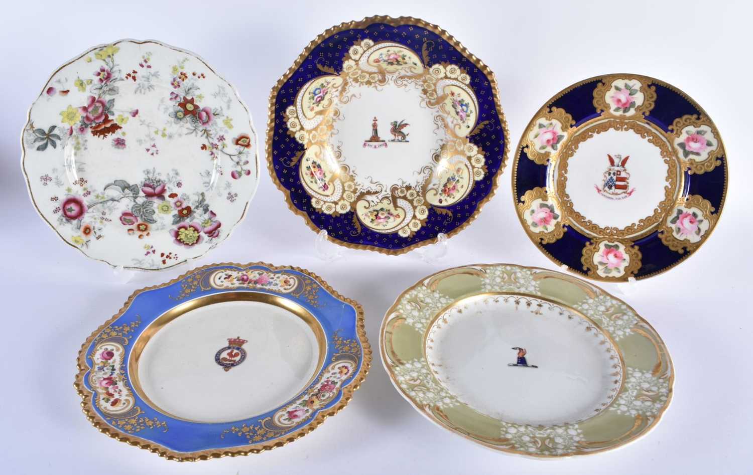 THREE EARLY 19TH CENTURY CHAMBERLAINS WORCESTER PORCELAIN PLATES together with two other