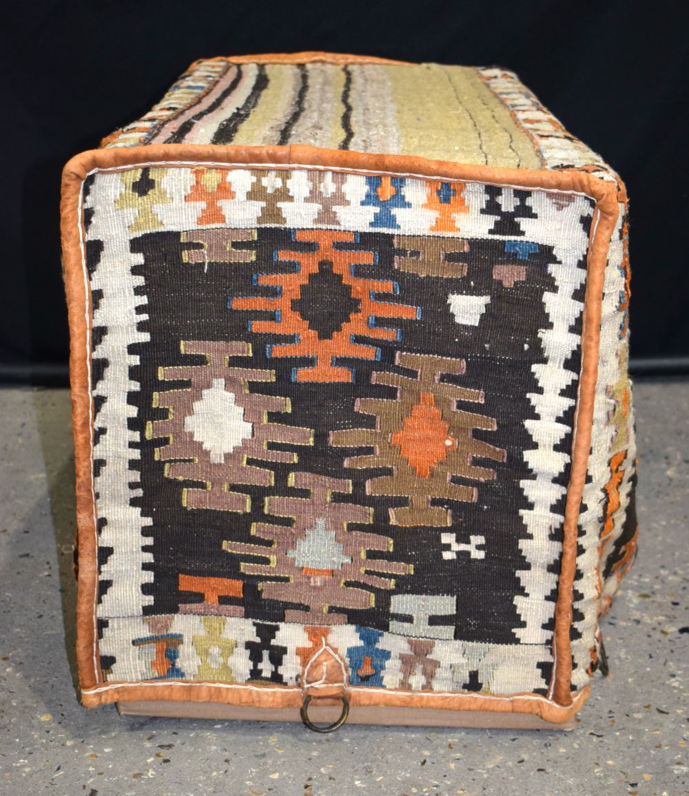 A Shahsavan Kilim rug weave Mafrash bag 46m x 84 x 42 cm.. - Image 7 of 8