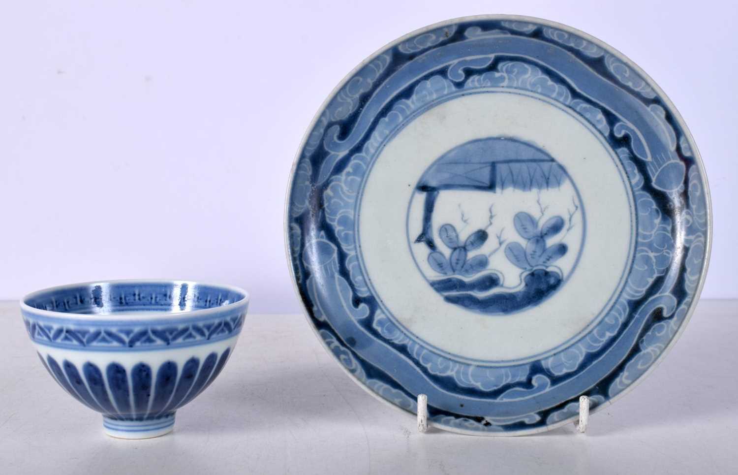 A Chinese porcelain blue and white Tea bowl together with a plate 18cm (2). - Image 2 of 8