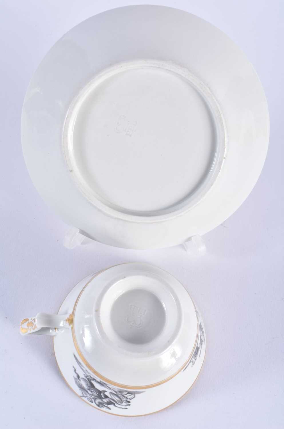 ASSORTED 18TH/19TH CENTURY ENGLISH PORCELAIN TEA WARES including Barr Flight & Barr Worcester. - Image 9 of 9