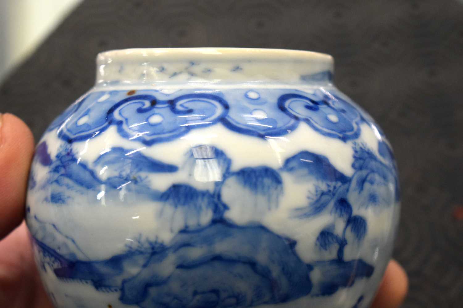 A 19TH CENTURY CHINESE BLUE AND WHITE PORCELAIN JAR bearing Kangxi marks to base, together with a - Image 10 of 27