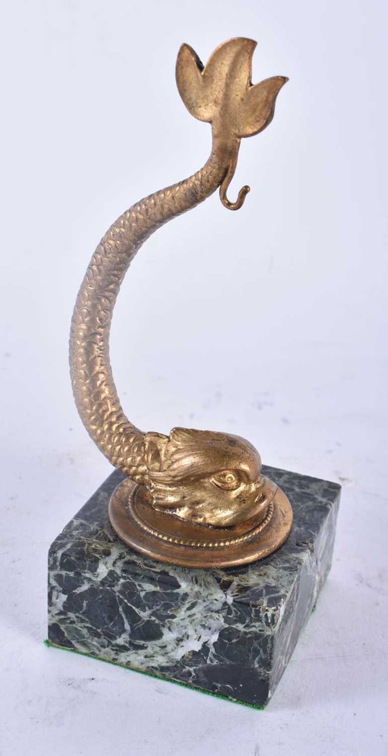 A 19TH CENTURY BRONZE COUNTRY HOUSE MARBLE POCKET WATCH HOLDER formed as a fish. 15 cm high. - Image 3 of 4