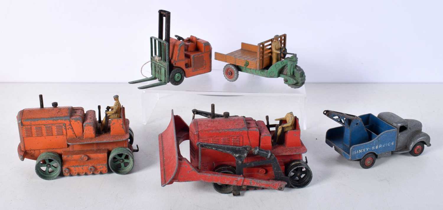 A collection of Dinky vehicles largest 13 cm (5). - Image 3 of 4