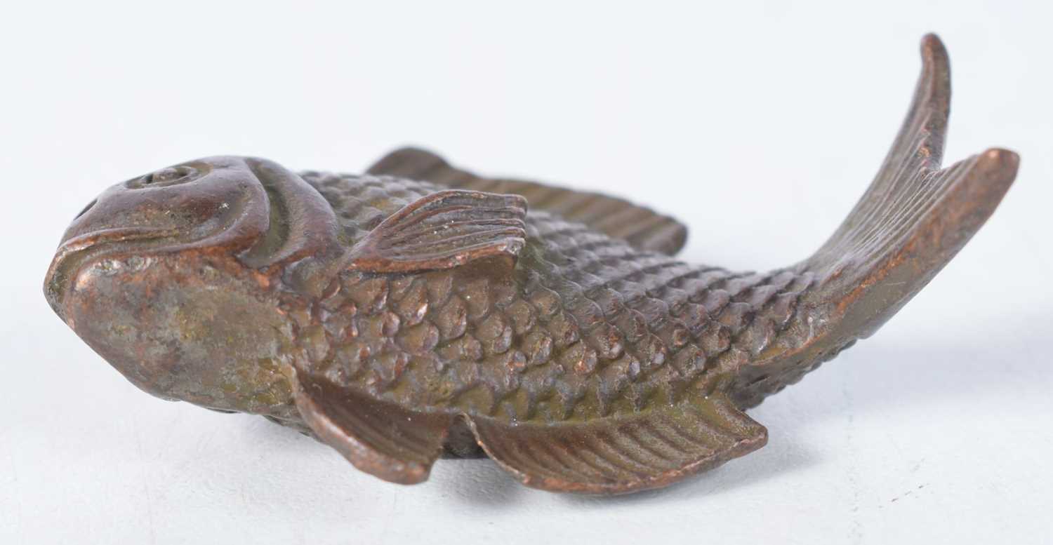 A Japanese Bronze Carp. 5.5 cm x 4cm x 2.2 cm, weight 76g - Image 3 of 3