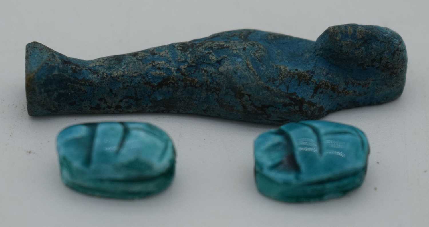 AN EGYPTIAN FAIENCE PHAROAH together with two scarab beetles. Largest 5.5 cm high. (3) - Image 3 of 3