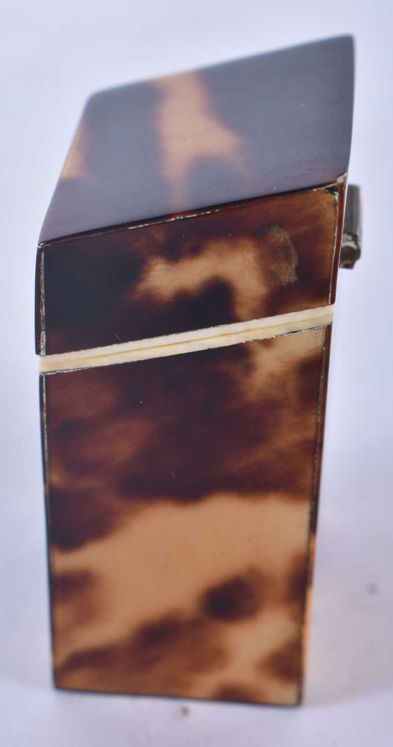 A Georgian Tortoiseshell Lidded Needle Box with Bone fittings. Box 4.9cm x 2.4cm x 2.8 cm - Image 2 of 3