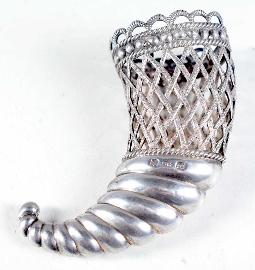 A William IV Silver Cornucopia Posy Holder by Joseph Wilmore. Hallmarked Birmingham 1835. 6 cm x 6