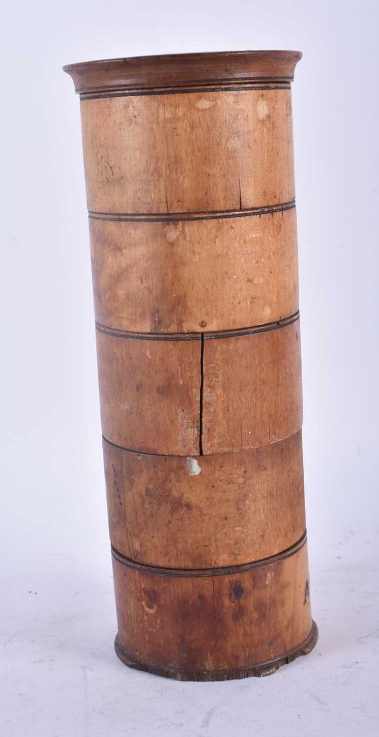 TWO ANTIQUE CARVED TREEN BOXWOOD SPICE TOWERS. Largest 23.5 cm high. (2) - Image 6 of 7