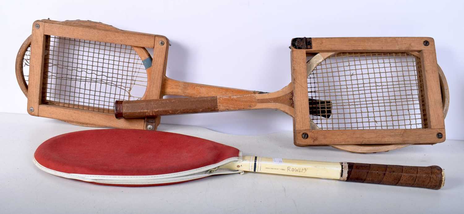 A collection of vintage Tennis Rackets 67 cm (3). - Image 2 of 4