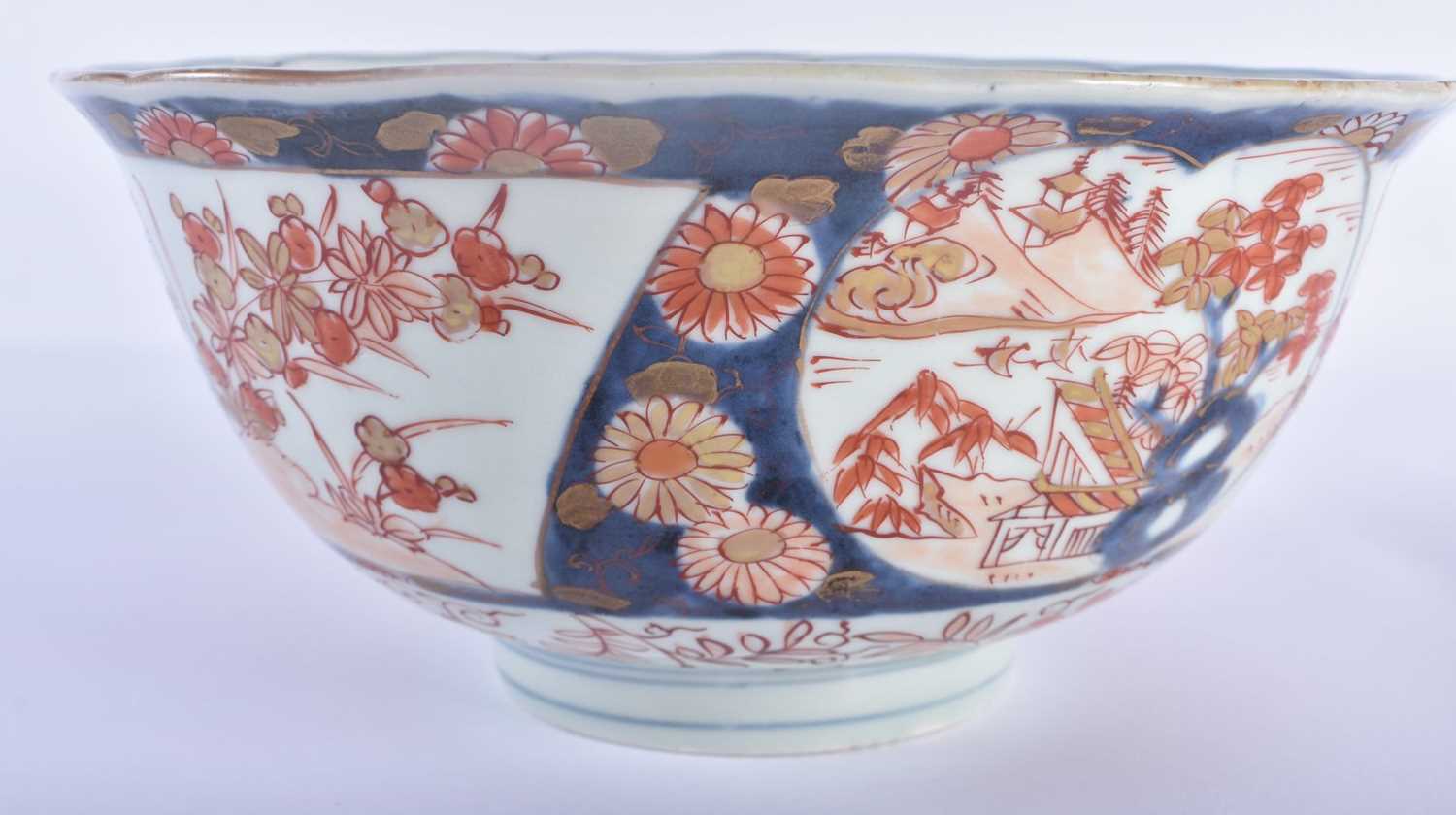 A LARGE 18TH CENTURY JAPANESE EDO PERIOD SCALLOPED IMARI BOWL painted with flowers. 24 cm x 10 cm. - Image 3 of 5