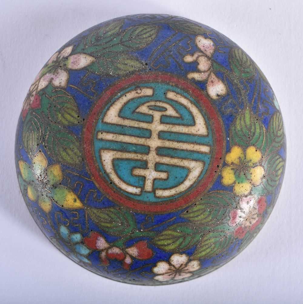 A LATE 19TH CENTURY CHINESE CLOISONNE ENAMEL CIRCULAR BOX AND COVER Qing. 7.5 cm diameter. - Image 3 of 5