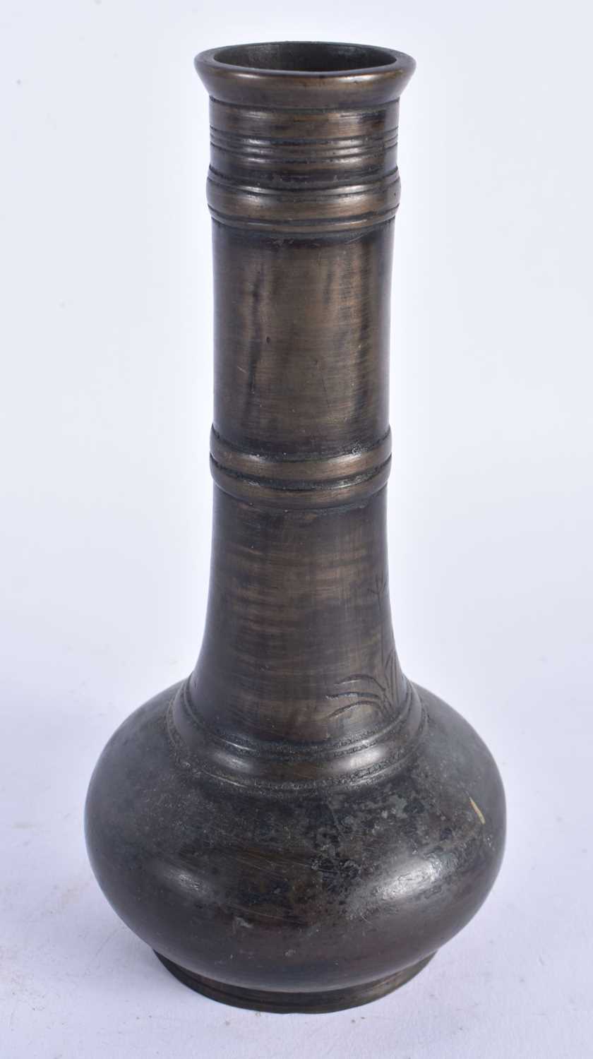 TWO 19TH CENTURY JAPANESE MEIJI PERIOD BRONZE VASES. 19 cm high. (2) - Image 5 of 7