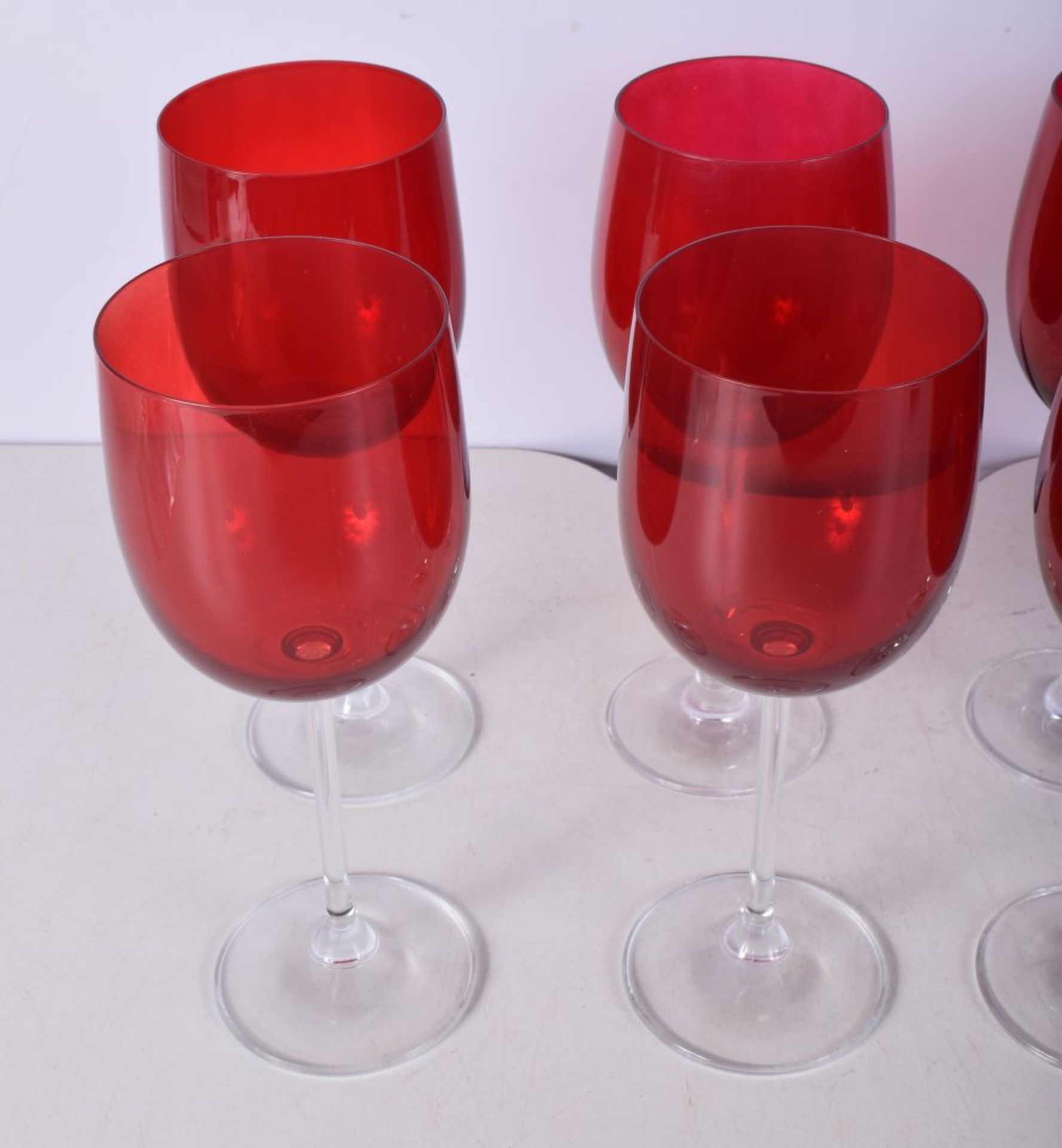 A collection of Ruby wine glasses 22 cm (8) - Image 5 of 6