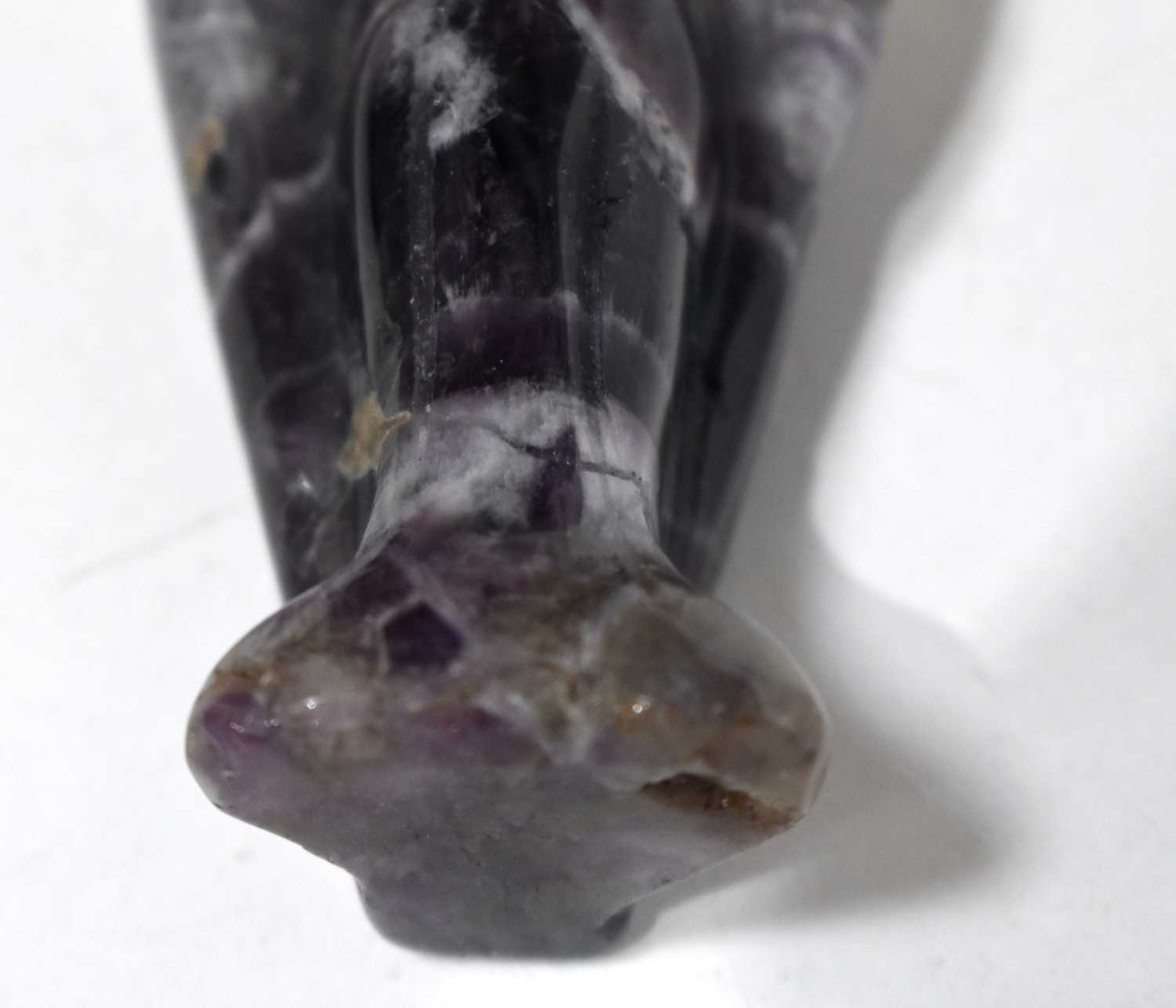 A CARVED AMETHYST STONE ANGEL. 95 grams. 7.5 cm x 4.25cm. - Image 5 of 17