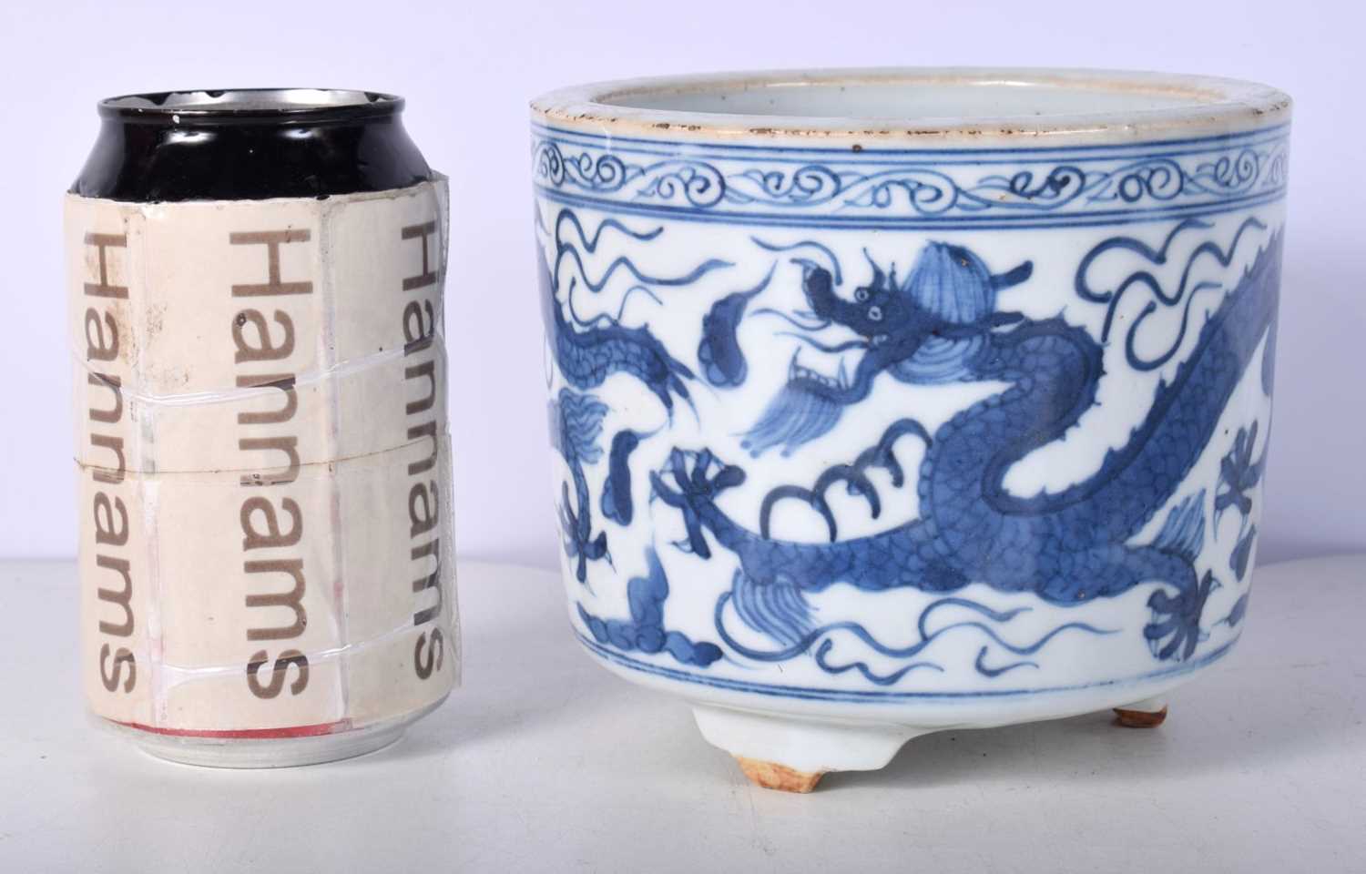 A Chinese porcelain blue and white bowl decorated with dragon 11 x 14 cm. - Image 2 of 4