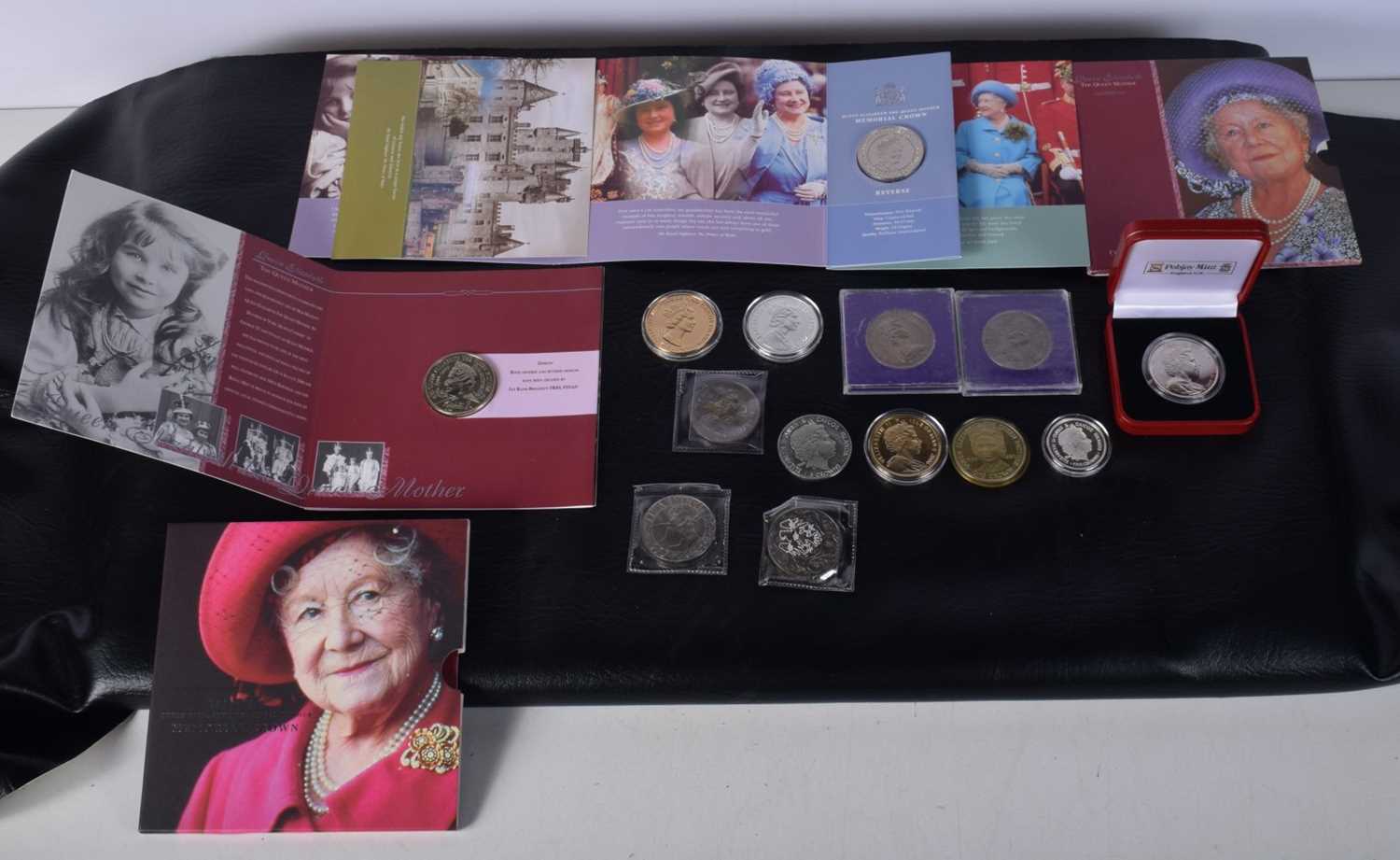 A Collection of Royal mint commemorative Crown coins (14) - Image 2 of 8