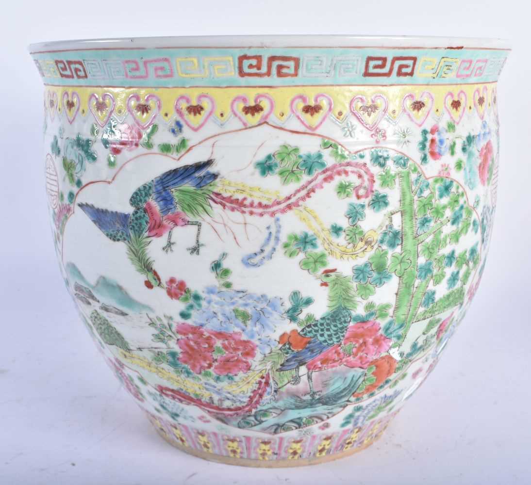 A CHINESE REPUBLICAN PERIOD FAMILLE ROSE PORCELAIN JARDINIERE painted with birds and foliage. 22 - Image 3 of 5