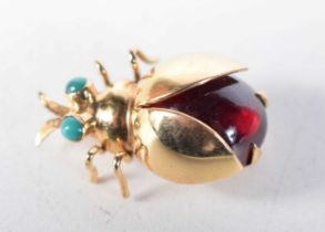 A VINTAGE HIGH CARAT GOLD BUG BROOCH. 6.6 grams. 1.75 cm x 2.5 cm.