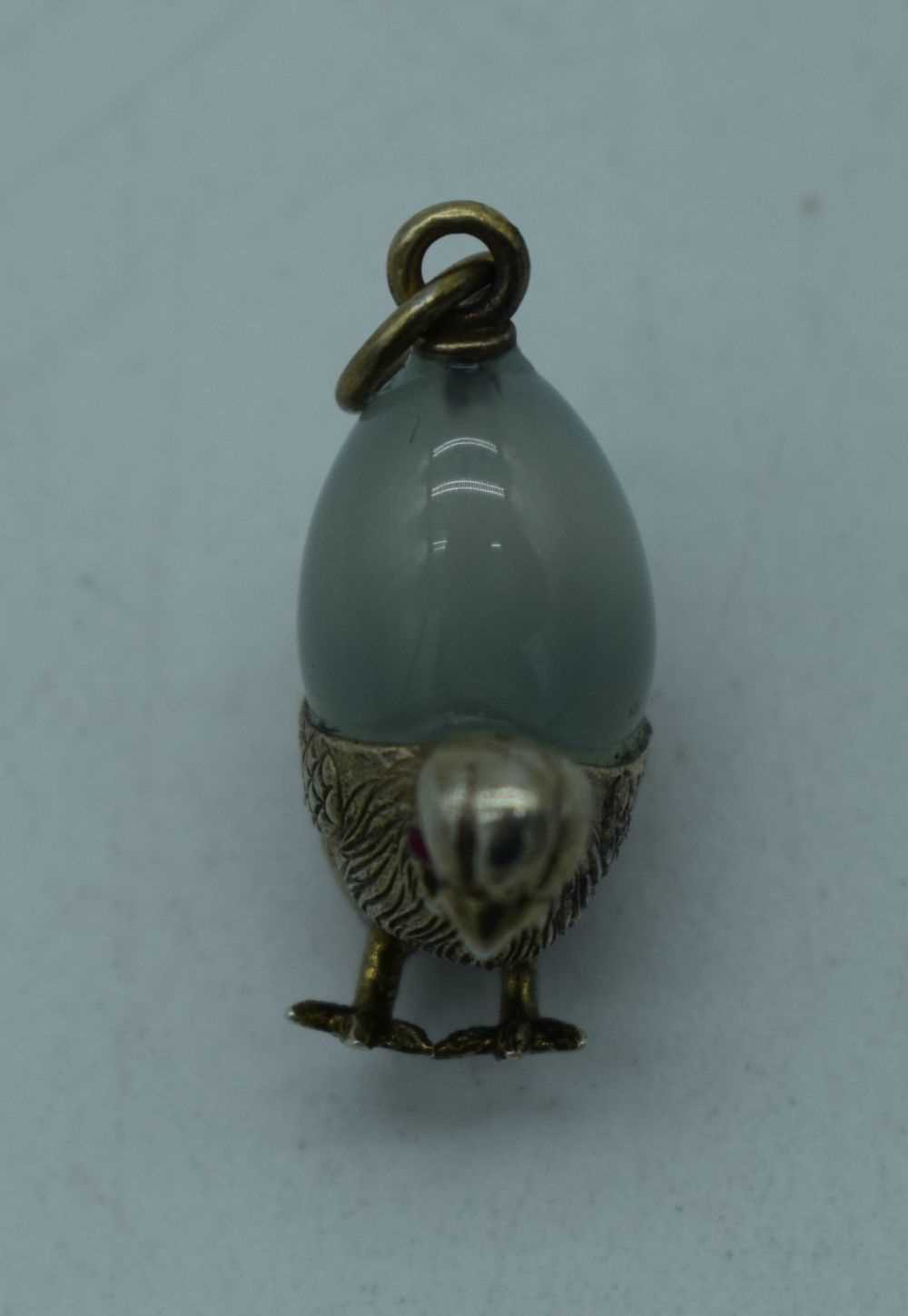 A SILVER AND JADE CHICK PENDANT. 6 grams. 3 cm x 2 cm. - Image 3 of 3