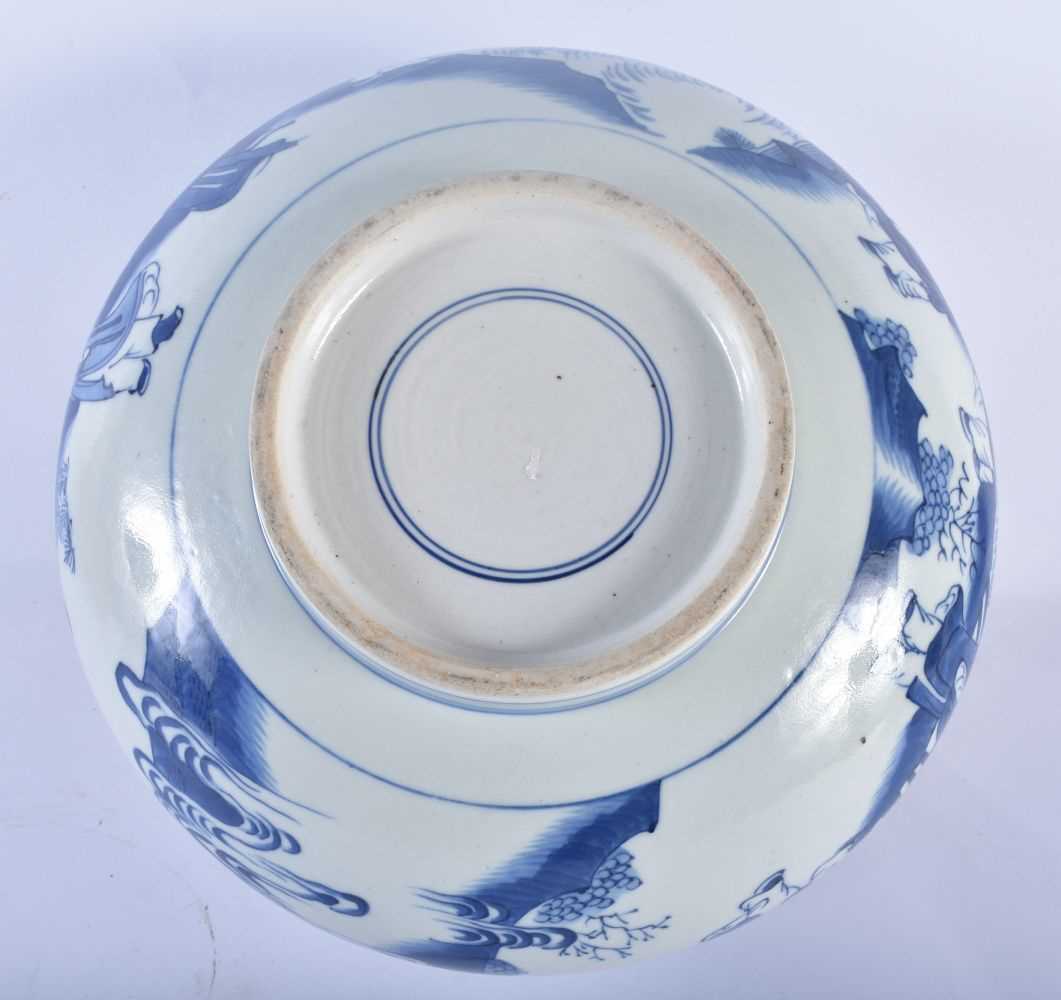A CHINESE BLUE AND WHITE PORCELAIN BOMBE FORM CENSER 20th Century. 24 cm x 15 cm. - Image 5 of 5