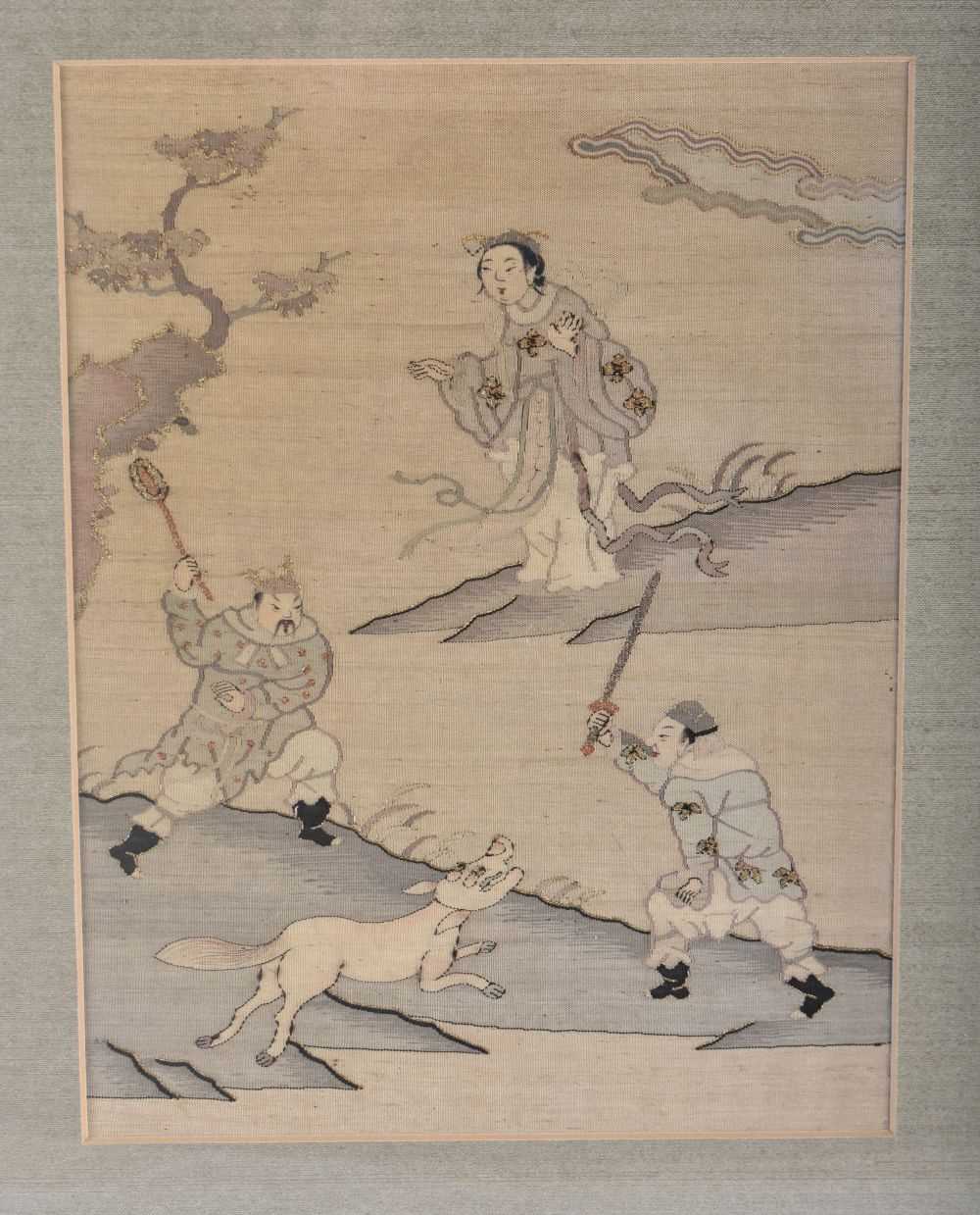 AN 18TH/19TH CENTURY CHINESE KESI SILK EMBROIDERED PANEL Qing, depicting three figures and an animal - Image 2 of 6