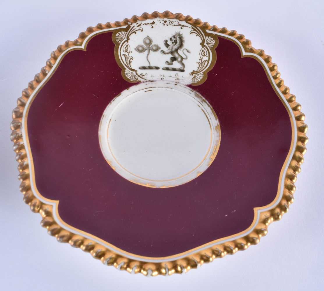 Flight Barr and Barr gadroon crested cup and saucer with Lion and Tree on crimson ground and two two - Bild 3 aus 11