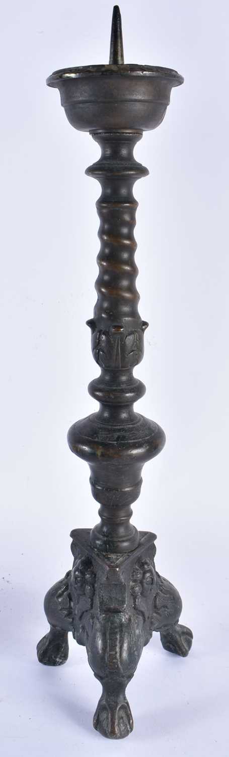 A LARGE PAIR OF 18TH CENTURY DUTCH BRONZE PRICKET CANDLESTICKS. 48 cm high. - Image 4 of 7