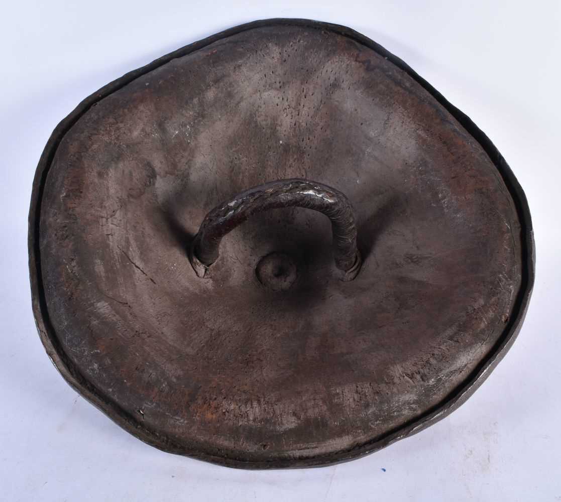 An Ethnographic, Tribal, African Elephant Hide Shield. 42cm diameter - Image 2 of 2