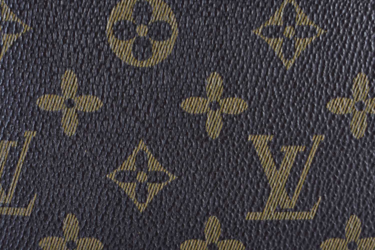 A LOUIS VUITTON HANDBAG. 40 cm x 27 cm. - Image 2 of 5