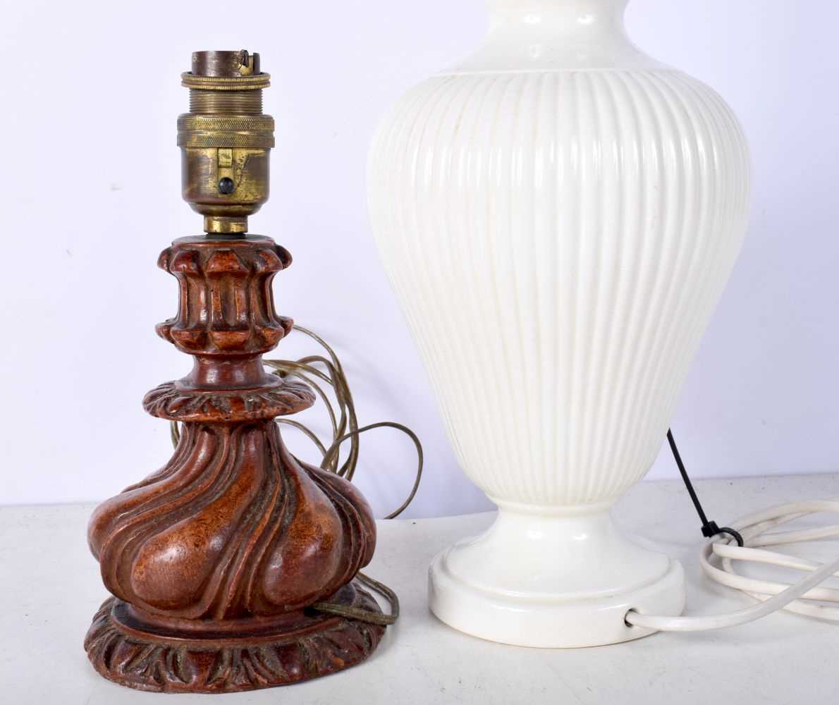 A collection of Porcelain and wooden table lamps including Wedgewood largest 33 cm. (4). - Image 6 of 10