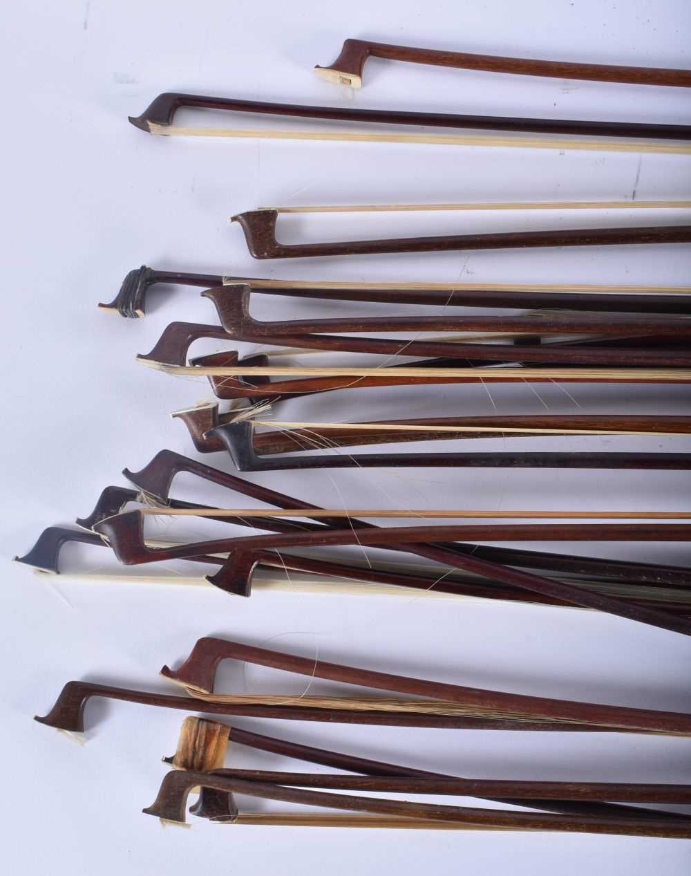 A COLLECTION OF VIOLIN BOWS. (qty) - Image 3 of 5