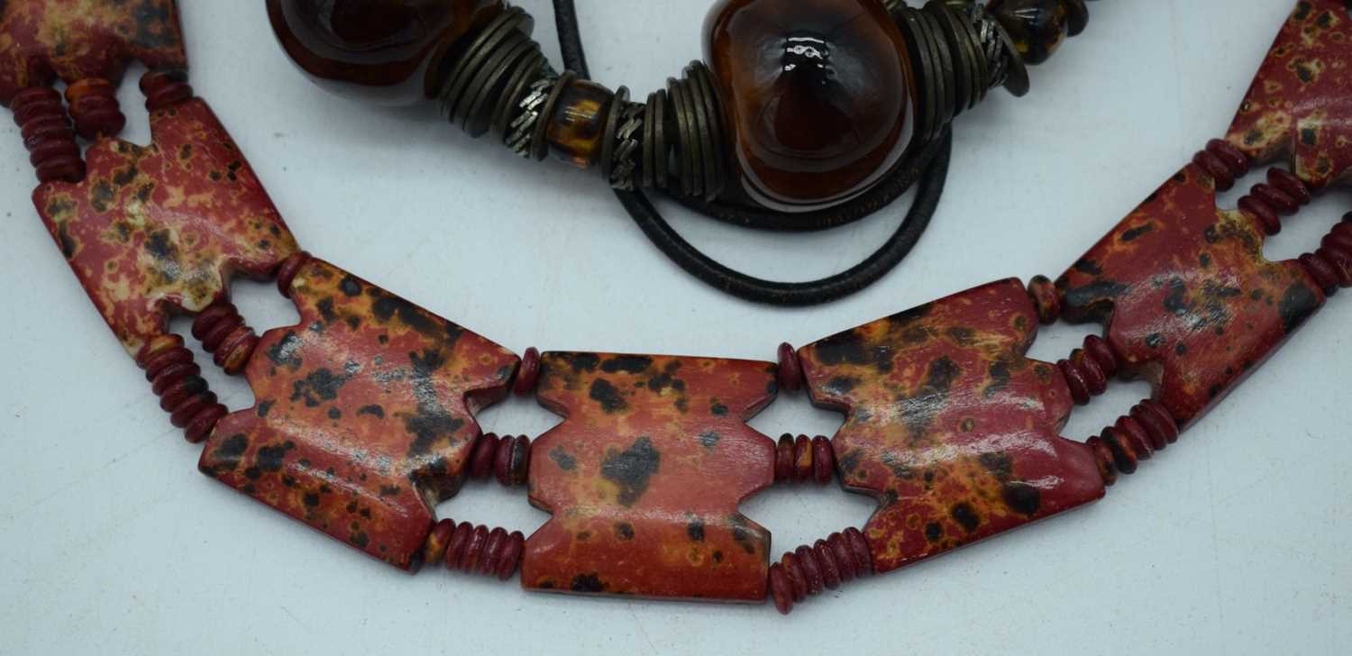 A MIDDLE EASTERN NECKLACE. 216 grams. 63 cm long. - Image 2 of 3