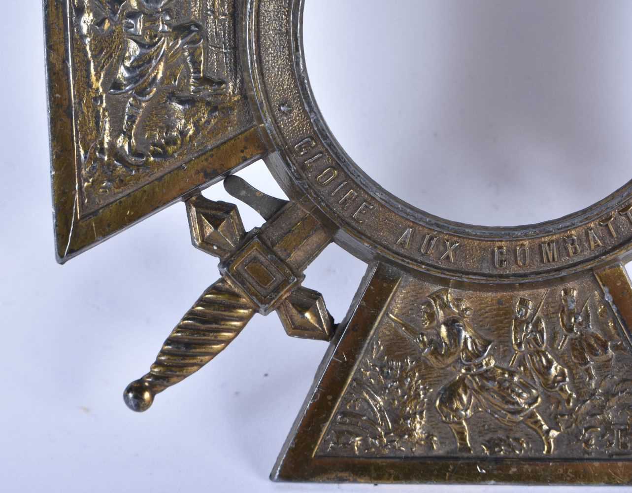 A WWI FRENCH STAR MEDAL. 17 cm x 12 cm. - Image 3 of 4