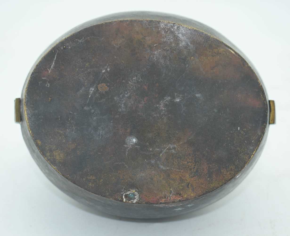 A Chinese Qing Dynasty bronze hand warmer 8 x 15 x 12 cm. - Image 4 of 6