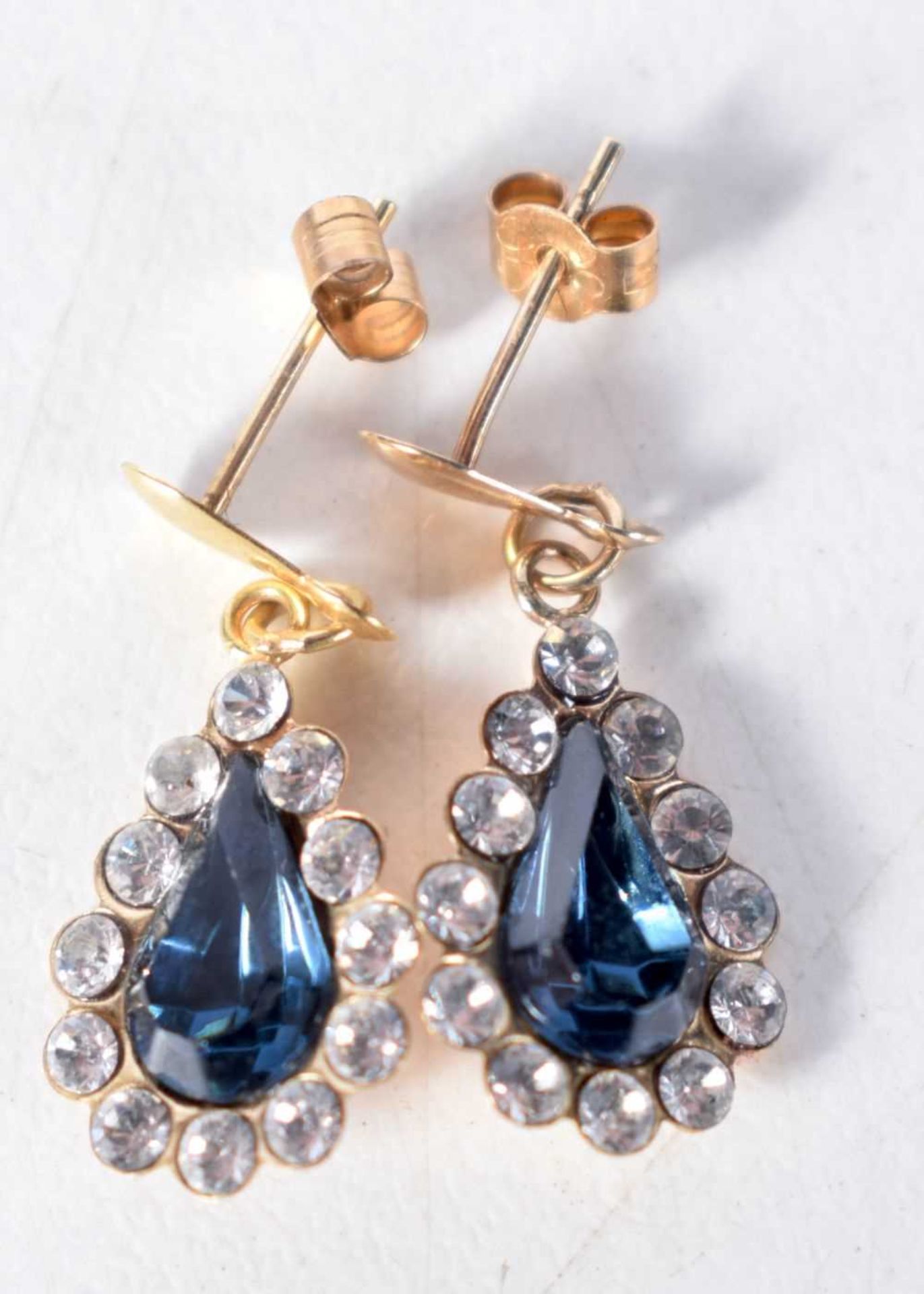 A Cased Pair of Sapphire and Diamond Earrings. 2.1cm x 0.8 cm, weight 0.8g - Image 3 of 3