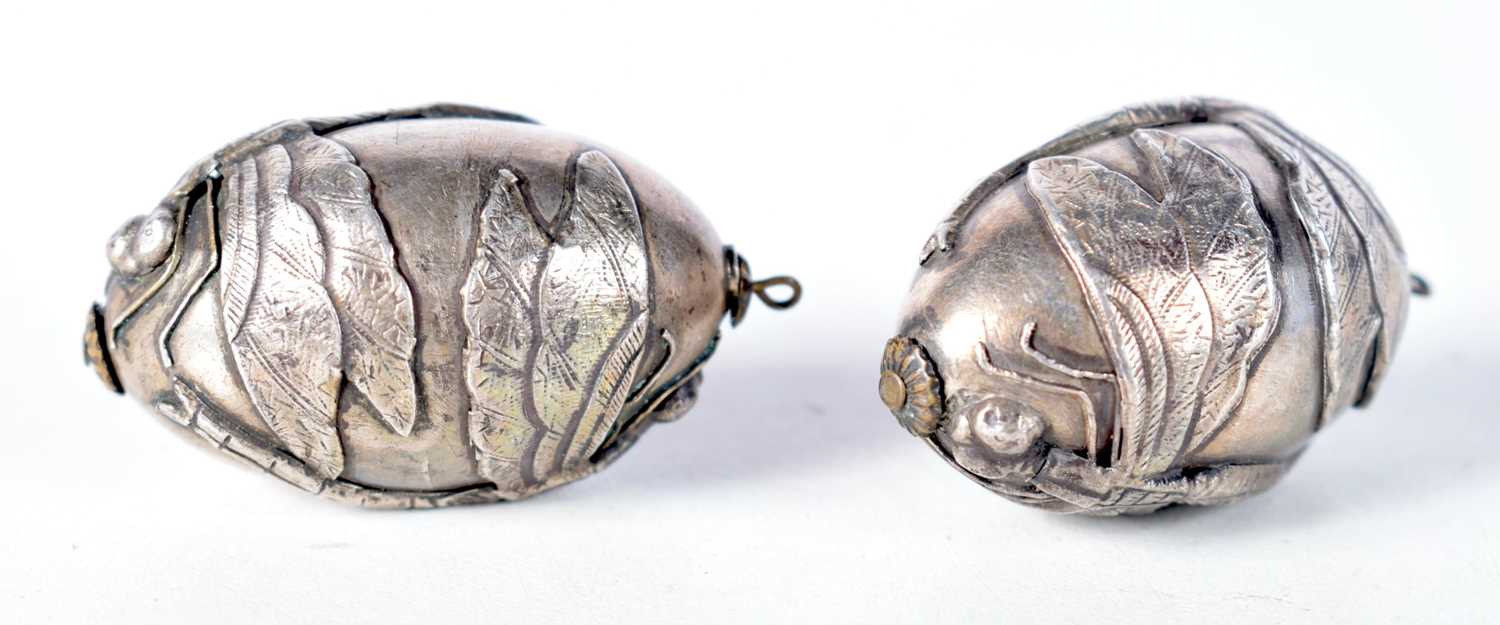 Two White Metal Egg Pendants. 4.5 cm x 2.6 cm, total weight 30.9g (2) - Image 2 of 2