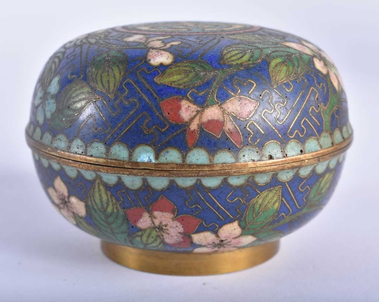 A LATE 19TH CENTURY CHINESE CLOISONNE ENAMEL CIRCULAR BOX AND COVER Qing. 7.5 cm diameter.