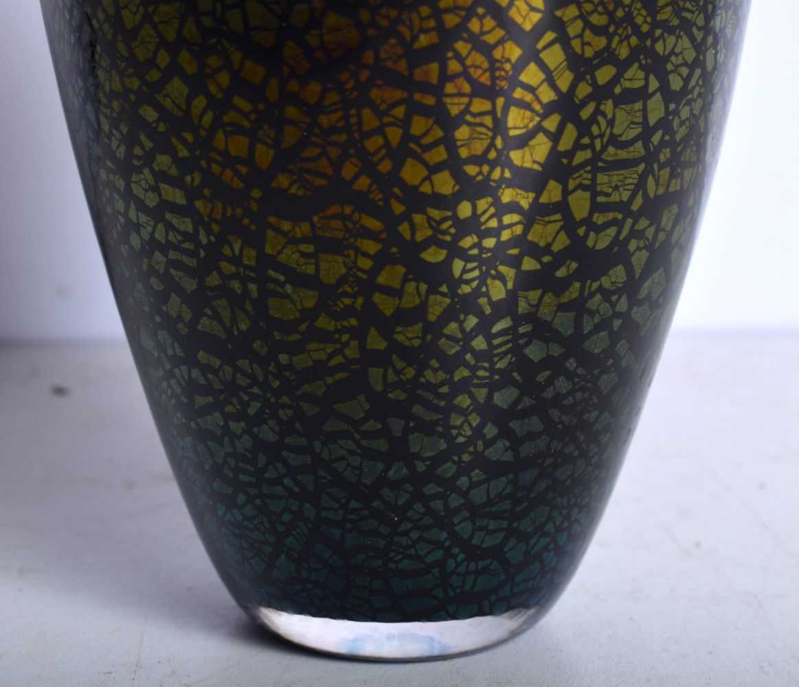 A Malcolm Sutcliffe Iridescent glass vase signed Hothouse M S 14 cm. - Image 4 of 10