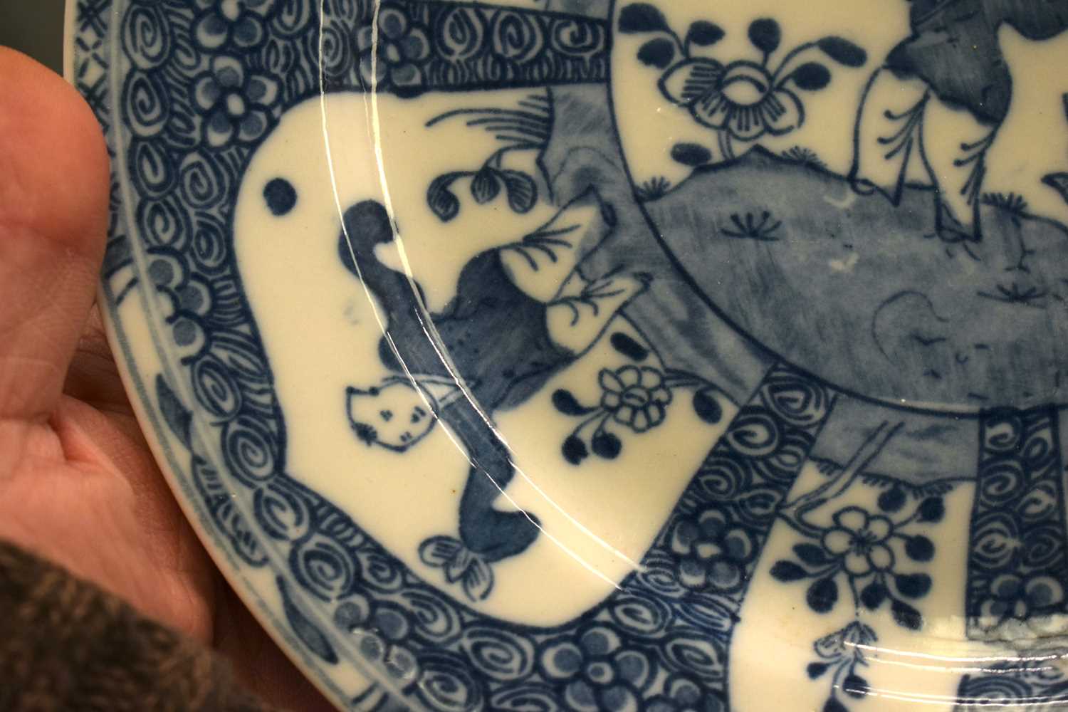 A 19TH CENTURY CHINESE BLUE AND WHITE PORCELAIN JAR bearing Kangxi marks to base, together with a - Image 19 of 27